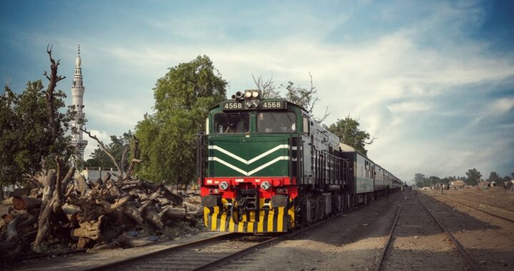 Pakistan by Train A Scenic Ride Through the Country’s Most Beautiful Routes